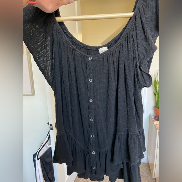 We The Free off the shoulder black top. Size Medium. - Picture 1 of 2